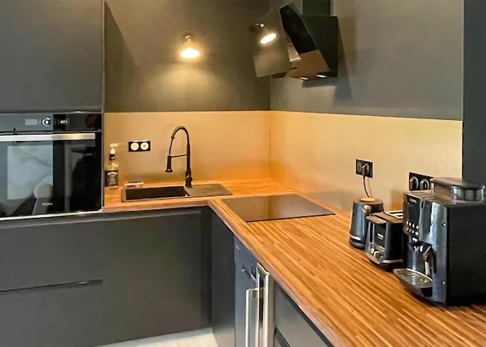 Σπίτι διακοπών Lovely In With Kitchen Menglon